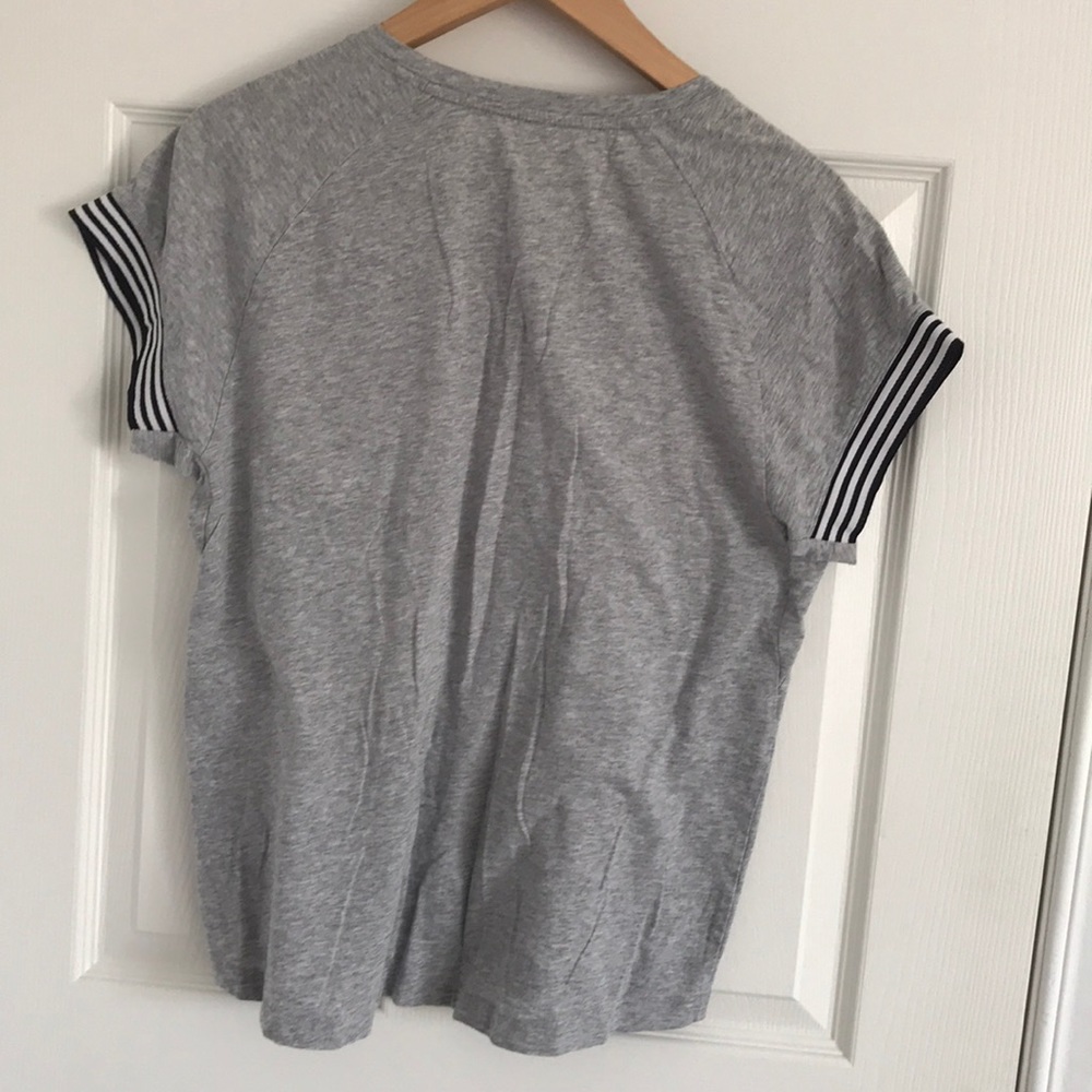 Adidas tee - Picture 4 of 4
